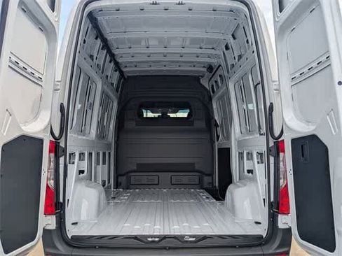 Used 2025 Mercedes-Benz Sprinter 2500 image 6