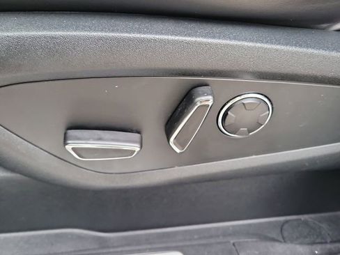 Certified 2019 Lincoln MKC Select w/ Select Plus Package image 12