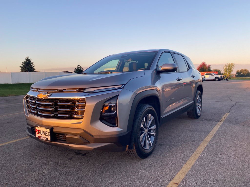 Used 2025 Chevrolet Equinox LT FWD image 18