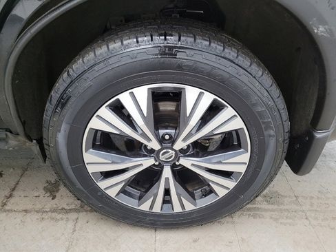 Used 2021 Nissan Rogue SV image 31