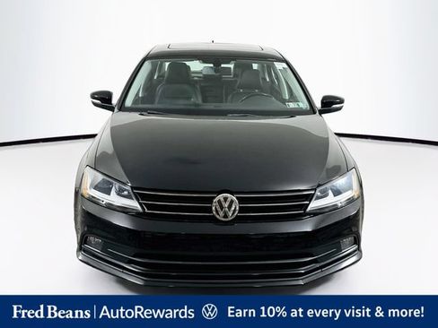 Used 2017 Volkswagen Jetta SEL FWD image 2