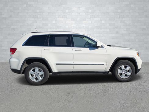 Used 2012 Jeep Grand Cherokee Laredo image 4