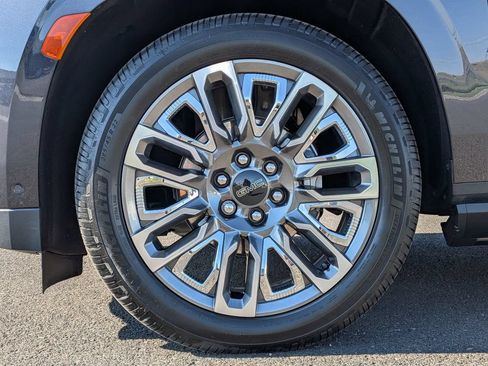 Used 2024 GMC Yukon XL Denali Ultimate AWD/4WD image 28