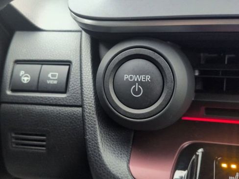 Certified 2025 Toyota Prius Plug-In Hybrid image 19