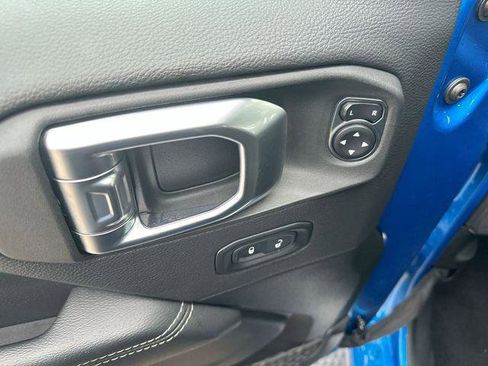 Certified 2022 Jeep Wrangler Unlimited Sahara w/ Cold Weather Group image 15