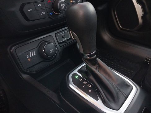 Used 2023 Jeep Renegade Limited w/ Sun/Sound Group image 19