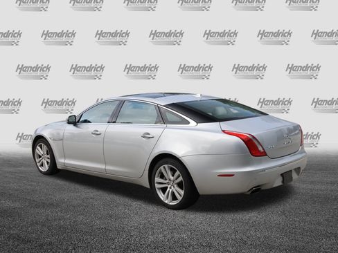 Used 2013 Jaguar XJ L Portfolio RWD image 7