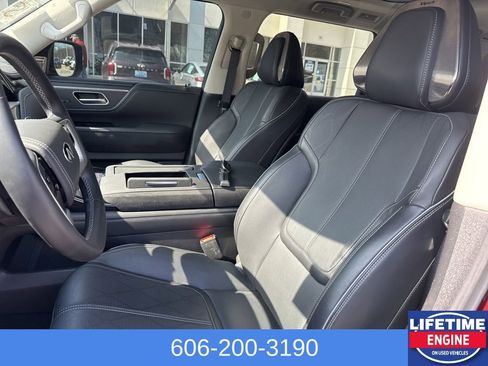 Used 2025 INFINITI QX80 Sensory image 22