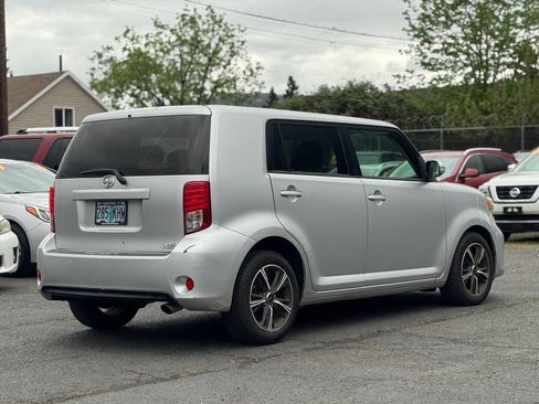 Used 2014 Scion xB FWD image 4