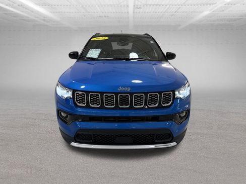 Used 2025 Jeep Compass Limited AWD/4WD image 2