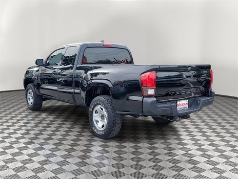 Used 2019 Toyota Tacoma SR image 4