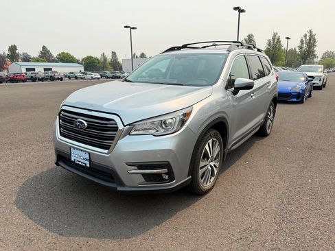 Used 2022 Subaru Ascent Limited w/ Technology Package AWD/4WD image 3