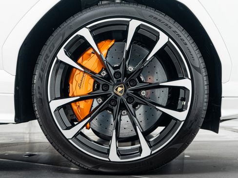 Used 2022 Lamborghini Urus AWD/4WD image 49