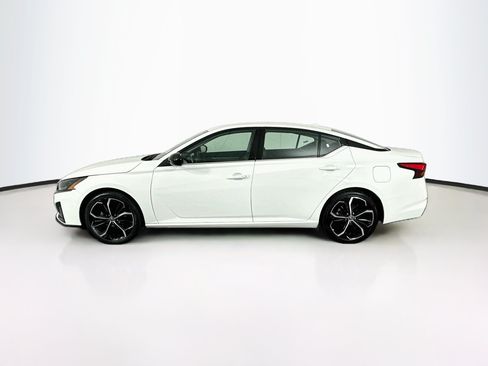 Used 2024 Nissan Altima 2.5 SR FWD image 4
