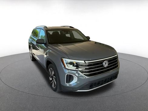 Used 2026 Volkswagen Atlas SE FWD image 3