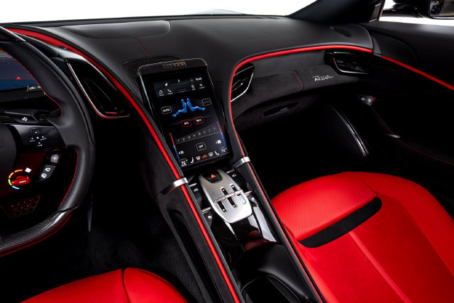 Certified 2025 Ferrari Roma Spider RWD image 31