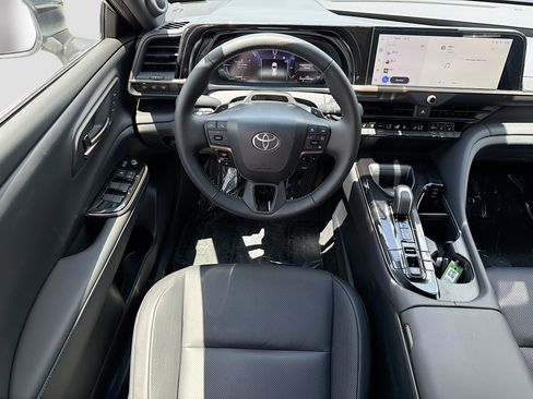 Used 2025 Toyota Crown Signia w/ Advanced Technology Package AWD/4WD image 16