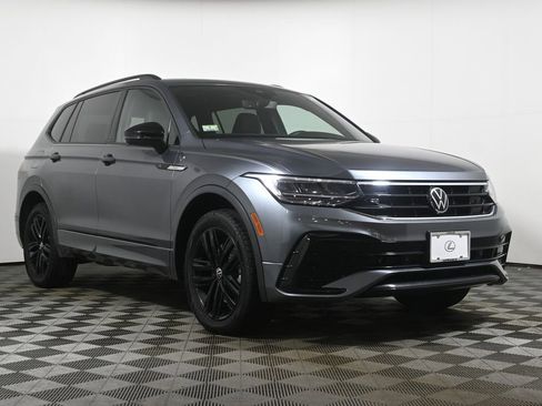 Used 2022 Volkswagen Tiguan SE R-Line AWD/4WD image 9