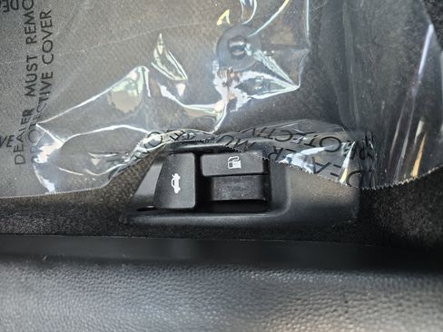 Used 2024 Toyota Corolla LE image 31