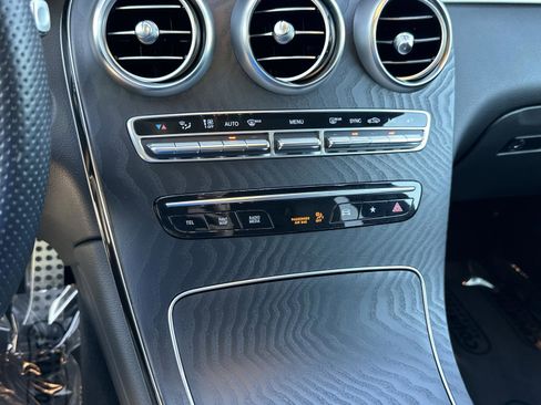 Used 2022 Mercedes-Benz GLC 300 image 26