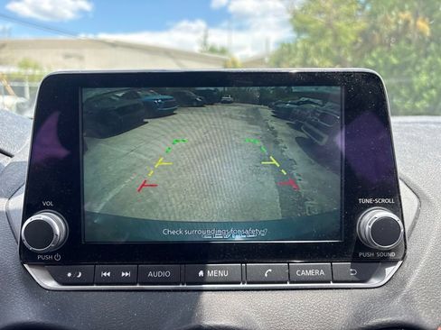 Used 2024 Nissan Sentra SR FWD image 21