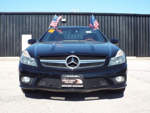 Used 2011 Mercedes-Benz SL 550 image 2