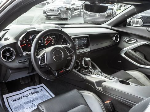 Used 2022 Chevrolet Camaro SS RWD image 9