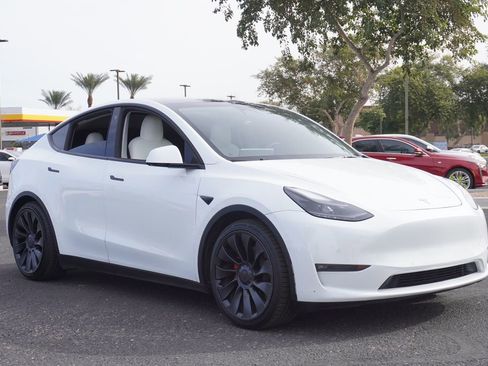 Used 2022 Tesla Model Y Performance image 5