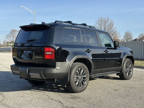 Used 2025 Toyota Land Cruiser image 7