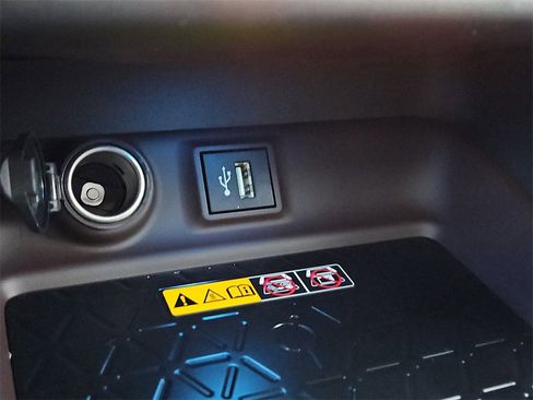 New 2025 Toyota RAV4 Limited image 14