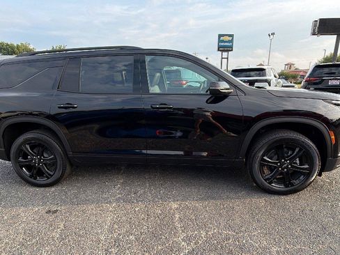 New 2027 Chevrolet Traverse LT w/ Midnight/Sport Edition FWD image 7