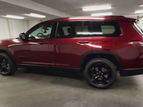 Used 2025 Jeep Grand Cherokee L Limited w/ Black Appearance Package image 6