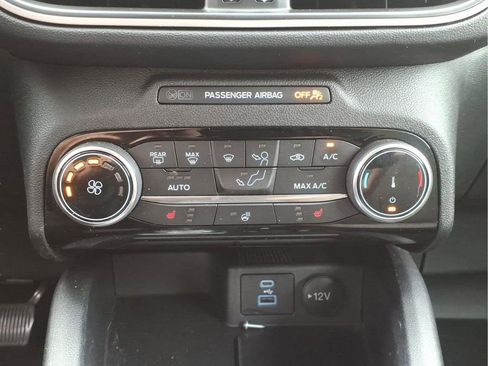 Used 2022 Ford Escape SE w/ Cold Weather Package AWD/4WD image 16