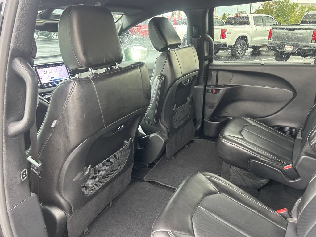 Used 2025 Chrysler Pacifica Select FWD image 34