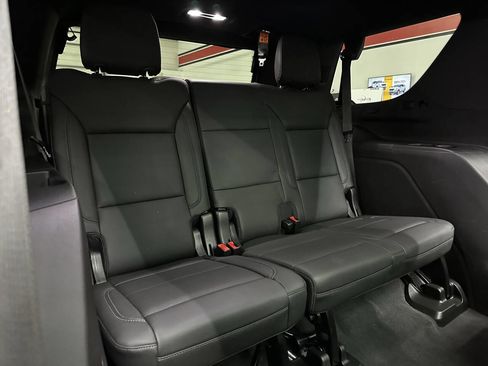 Used 2021 Chevrolet Tahoe Z71 w/ Z71 Off-Road Package image 15