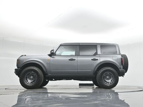 New 2025 Ford Bronco Badlands image 7