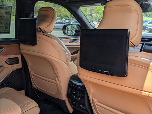 Used 2023 Jeep Grand Cherokee L Summit image 16