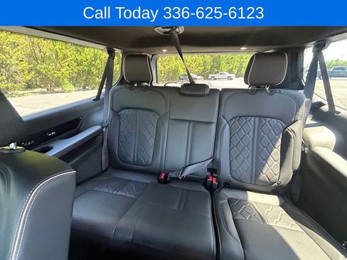 Used 2025 Jeep Grand Wagoneer L Series III w/ Rear Seat Video Group 1 AWD/4WD image 18