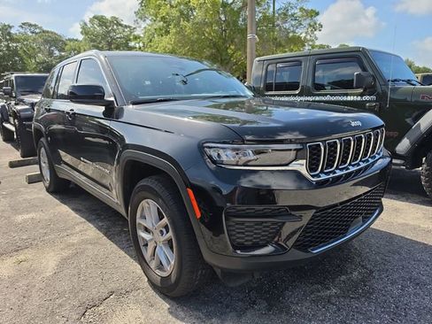 Used 2025 Jeep Grand Cherokee Laredo X w/ Luxury Tech Group I RWD image 1