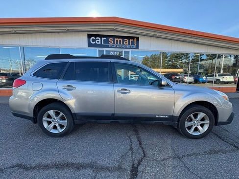 Used 2014 Subaru Outback 2.5i Limited image 8