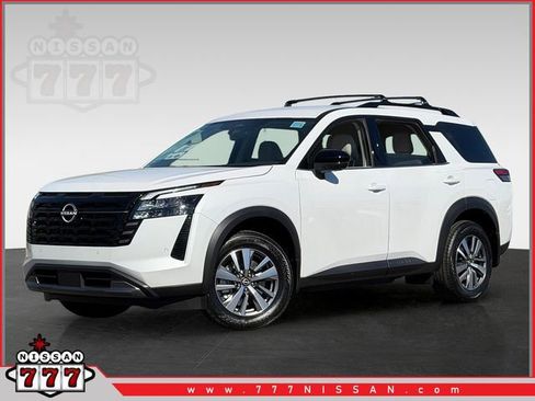 New 2026 Nissan Pathfinder SL image 1