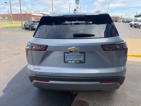 Used 2025 Chevrolet Equinox LT w/ Convenience Package II AWD/4WD image 8
