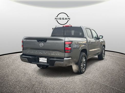 Used 2025 Nissan Frontier SV w/ SV Convenience Package image 5