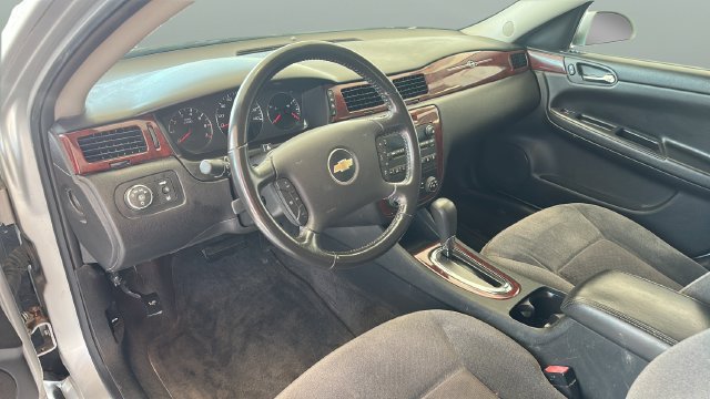 Used 2010 Chevrolet Impala LT w/ Convenience Package FWD image 9