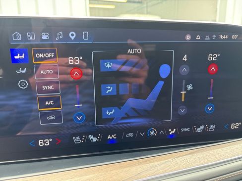 Certified 2026 Chevrolet Tahoe High Country AWD/4WD image 38