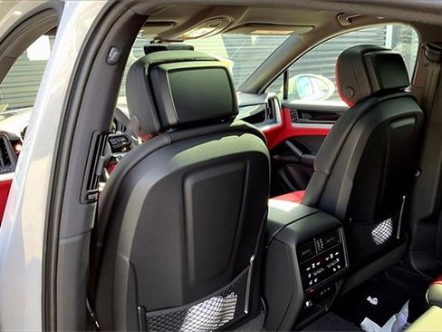 New 2026 Porsche Cayenne E-Hybrid Coupe image 26