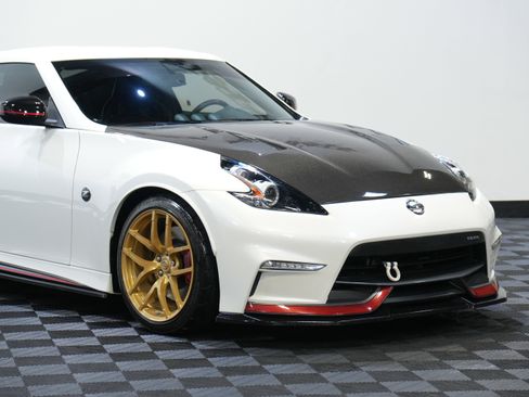 Used 2020 Nissan 370Z NISMO image 9