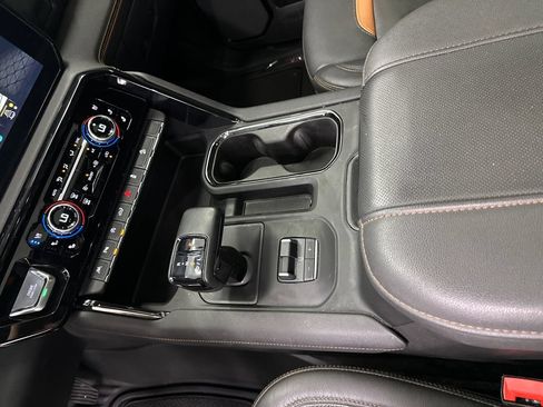 Used 2023 GMC Sierra 1500 AT4 w/ AT4 Premium Package AWD/4WD image 32