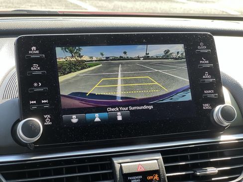 Used 2019 Honda Accord Sport image 2