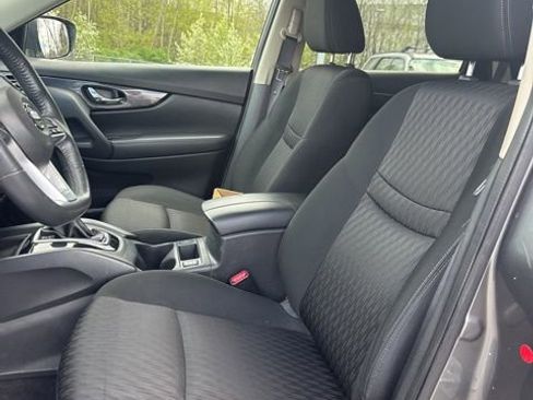 Used 2017 Nissan Rogue SV image 9